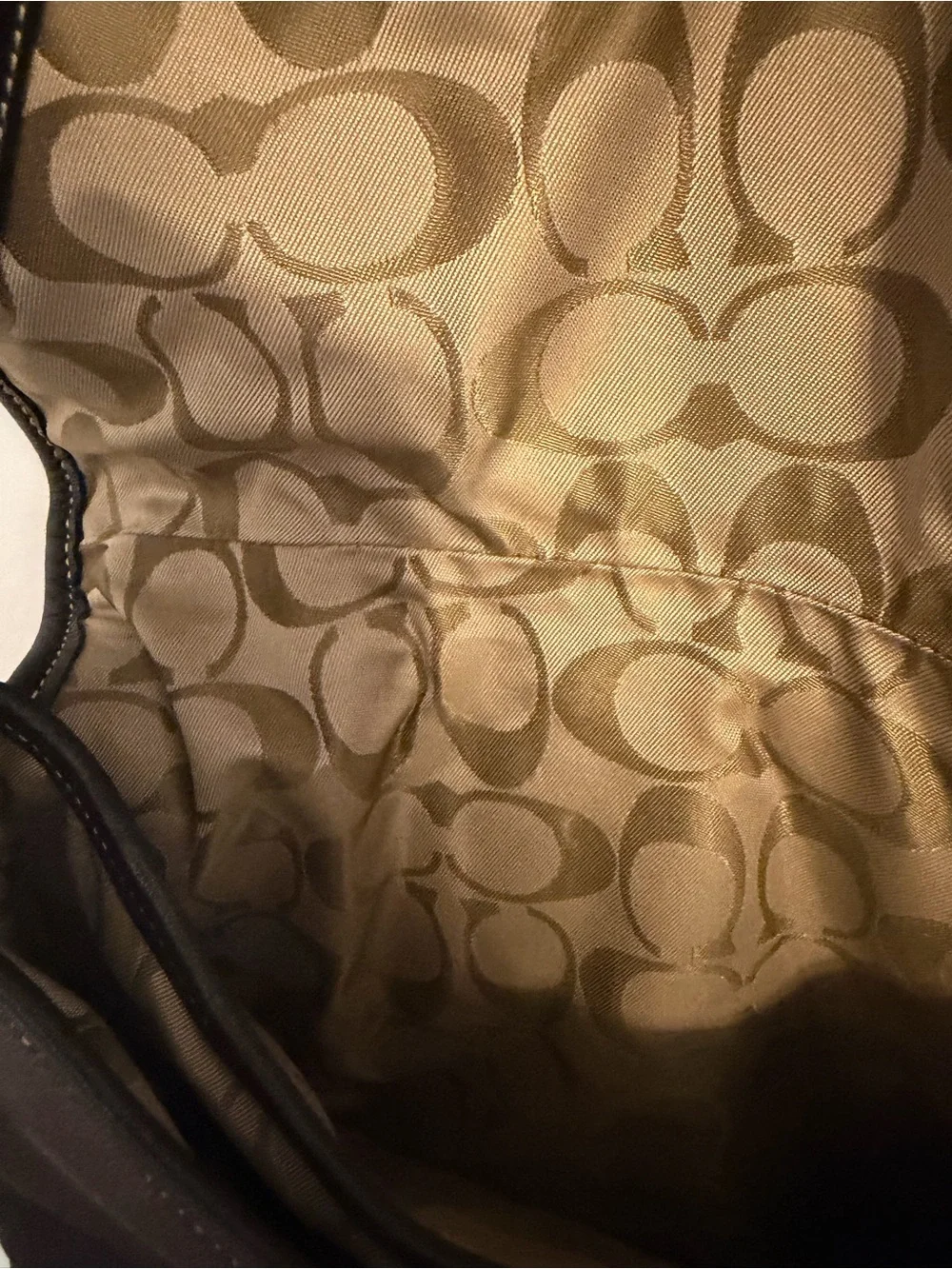 Coach SoHo 9480 Classic Black Leather Shoulder Bag with Buckle Accent Vintage
